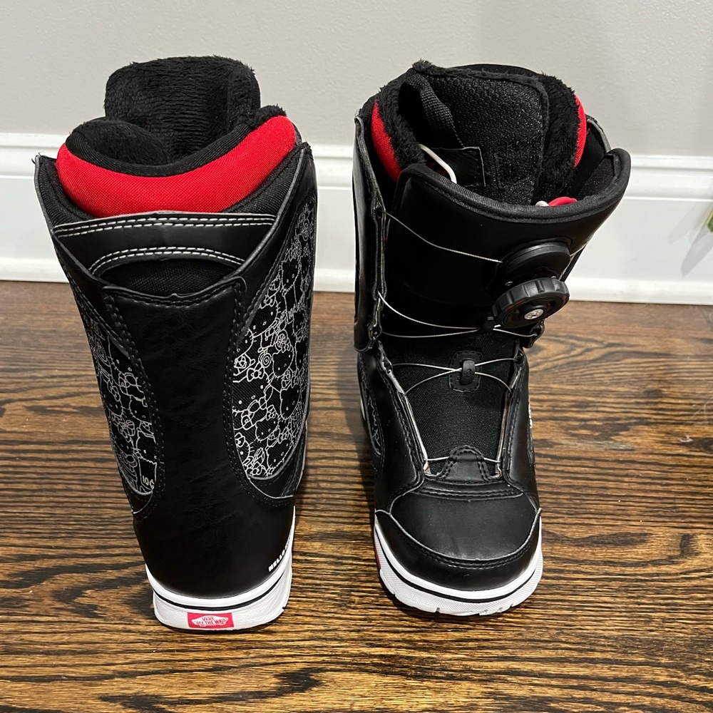 Hello Kitty Vans Encore Black Snowboard Boots
